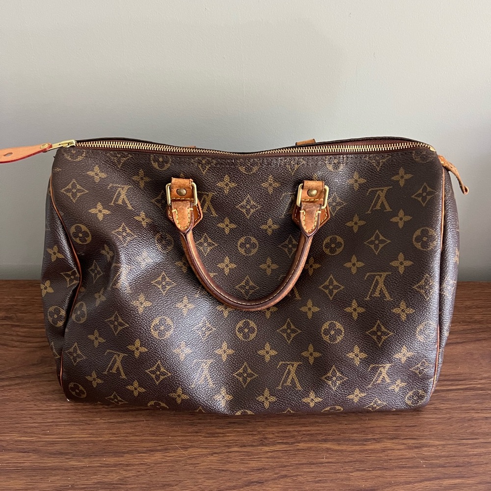 AUTHENTIC LOUIS VUITTON SPEEDY 35